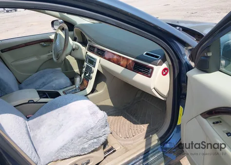 2008 Volvo V70 3.2 from USA, damaged, VIN YV1BW982181052805